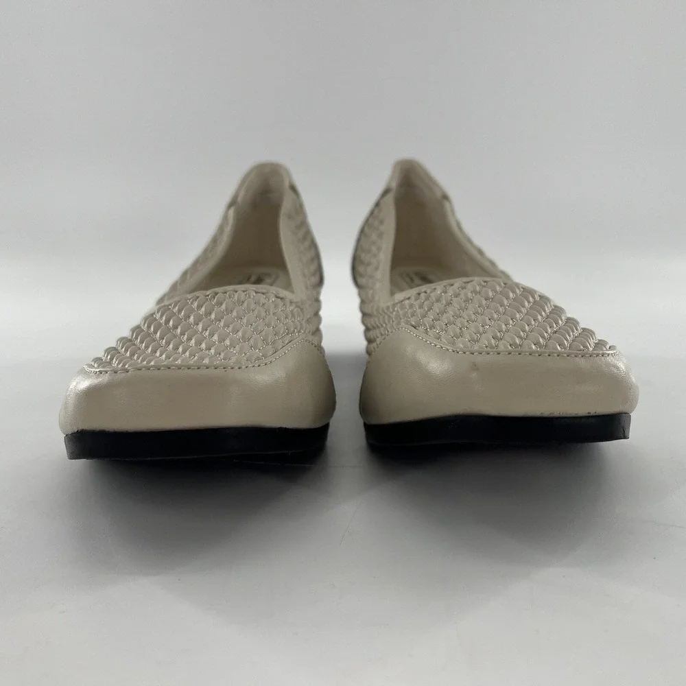 Comfort Well‎ Beacon Stretch N Form Slip On Shoes 8.5M Nude Beige Low Heel Pump